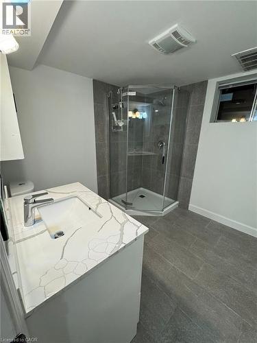 81 Summerlea Drive, Hamilton, ON - Indoor Photo Showing Bathroom