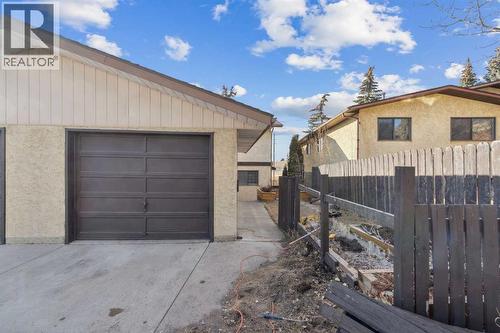 91 Edgehill Drive Nw, Calgary, AB - Outdoor