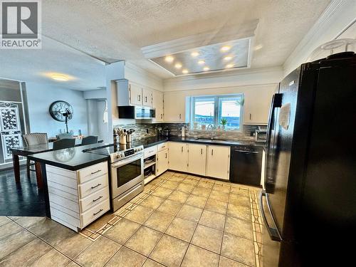 5304 Elevator Road, Pouce Coupe, BC - Indoor Photo Showing Kitchen With Double Sink