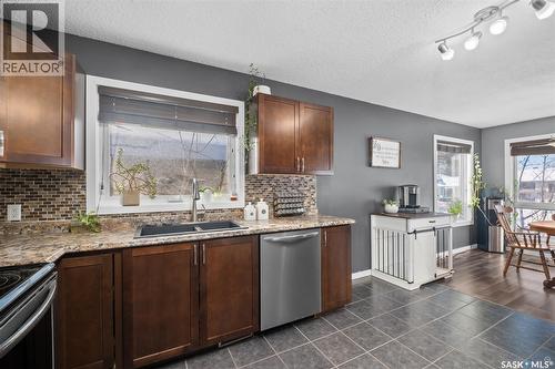 866 Spencer Drive, Prince Albert, SK - Indoor Photo Showing Kitchen With Stainless Steel Kitchen With Double Sink