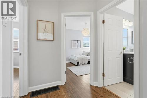 15 Mulock Avenue, Hamilton, ON - Indoor Photo Showing Other Room