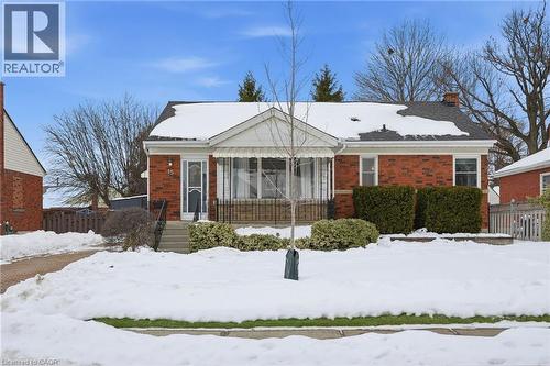15 MULOCK Avenue  Hamilton, ON L8T 1H4