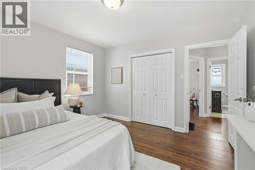 15 Mulock Avenue, Hamilton, ON - Indoor Photo Showing Bedroom