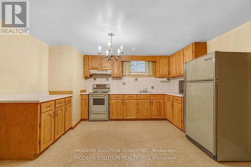 177 Eaglewood Boulevard, Mississauga, ON - Indoor Photo Showing Kitchen