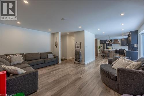 3 Kintyre Court, Caledonia, ON - Indoor Photo Showing Living Room