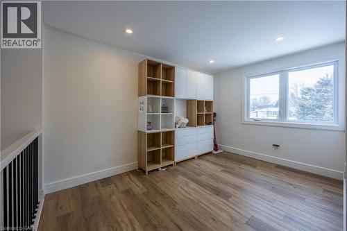 3 Kintyre Court, Caledonia, ON - Indoor