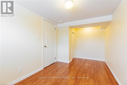 16 Garrow Drive, Hamilton, ON - Indoor Photo Showing Other Room