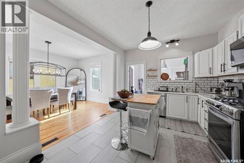 106 8Th Street E, Saskatoon, SK - Indoor Photo Showing Kitchen With Stainless Steel Kitchen With Upgraded Kitchen