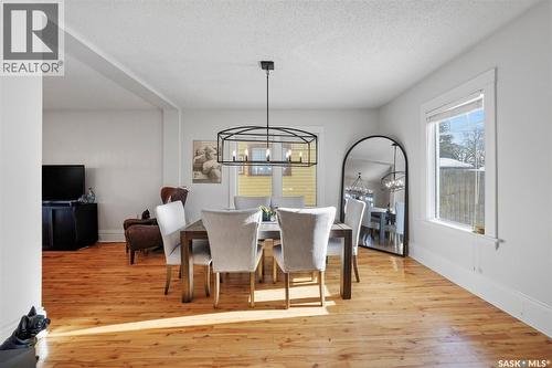 106 8Th Street E, Saskatoon, SK - Indoor Photo Showing Dining Room
