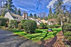 15 4957 MARINE DRIVE  West Vancouver, BC V7W 2P5