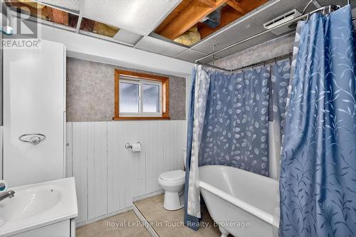 Lower Level Washroom - 1 Logmoss Road, Tiny, ON - Indoor Photo Showing Bathroom