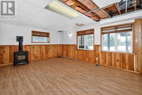 In Law Potential - 1 Logmoss Road, Tiny, ON - Indoor Photo Showing Other Room