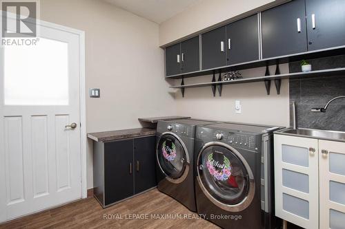 61 Gas Light Crescent, Vaughan, ON - Indoor Photo Showing Laundry Room