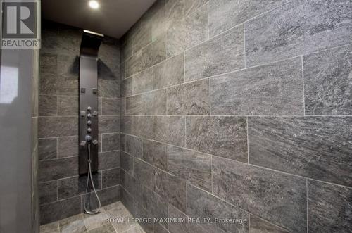 61 Gas Light Crescent, Vaughan, ON - Indoor Photo Showing Bathroom