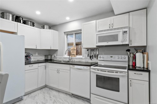 876 Springbok Rd, Campbell River, BC 