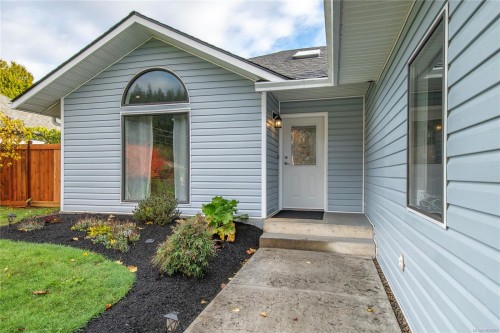 876 Springbok Rd, Campbell River, BC 