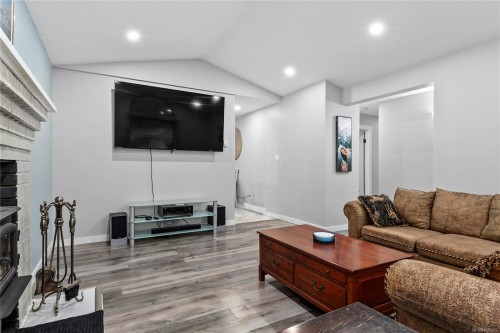 876 Springbok Rd, Campbell River, BC 