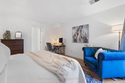 D-32 Massey Street, Toronto, ON - Indoor Photo Showing Bedroom