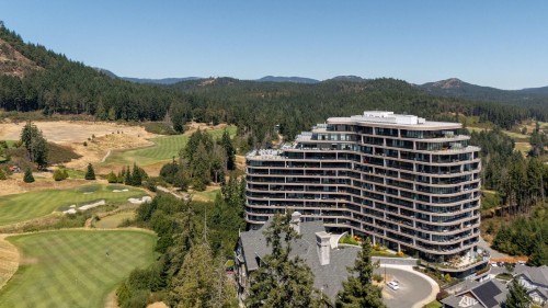 1311-2000 Hannington Rd  Langford, BC V9B 7C1