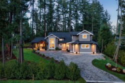 390 Wain Rd  North Saanich, BC V8L 5P9