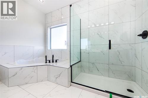 447 Woolf Bend, Saskatoon, SK - Indoor Photo Showing Bathroom