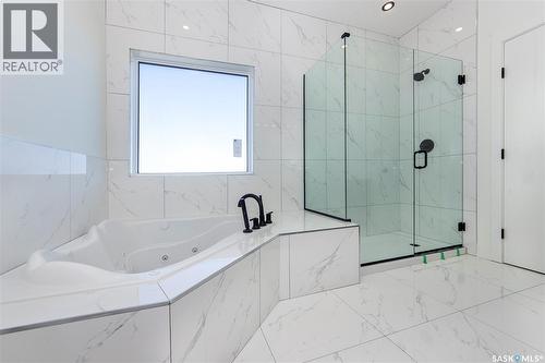 447 Woolf Bend, Saskatoon, SK - Indoor Photo Showing Bathroom