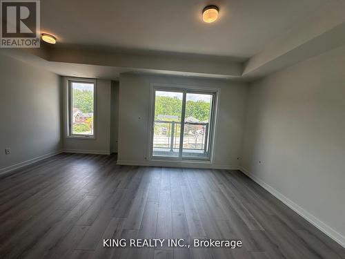 15 - 3566 Colonial Drive, Mississauga, ON - Indoor Photo Showing Other Room