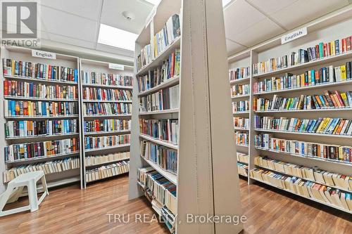 Library near office between towers b & c. - Ph4 - 158A Mcarthur Avenue, Ottawa, ON - Indoor Photo Showing Office