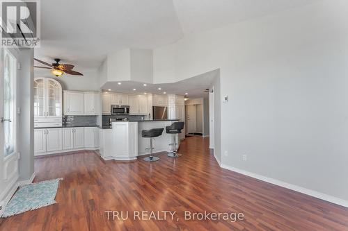 Ph4 - 158A Mcarthur Avenue, Ottawa, ON - Indoor Photo Showing Kitchen