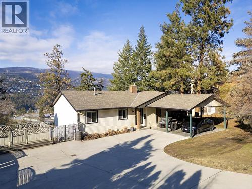 2094 Tomat Avenue  Kelowna, BC V1Z 3J2