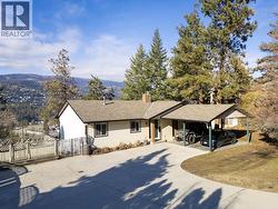 2094 Tomat Avenue  Kelowna, BC V1Z 3J2