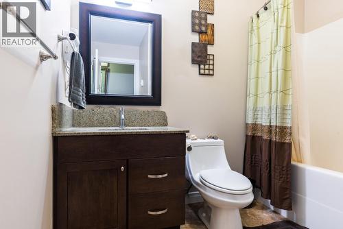 2011 Perrier Road Unit# 203, Nelson, BC - Indoor Photo Showing Bathroom
