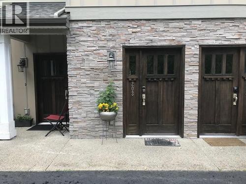 2011 Perrier Road Unit# 203, Nelson, BC - Outdoor