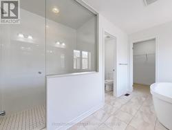 Master Ensuite and 2nd Closet - 