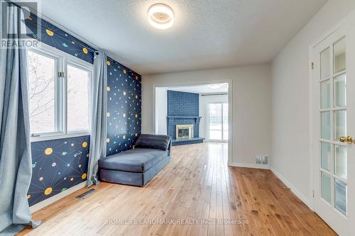 5492 Haddon Hall Road, Mississauga, ON - Indoor Photo Showing Living Room With Fireplace