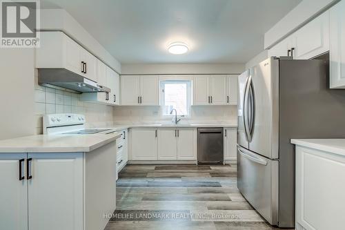 5492 Haddon Hall Road, Mississauga, ON - Indoor Photo Showing Kitchen