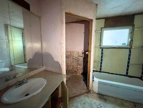 331 Flora Ave, Winnipeg, MB 