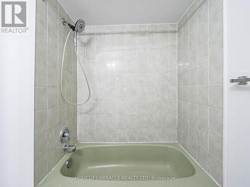 209 Apache Trail, Toronto, ON - Indoor Photo Showing Bathroom