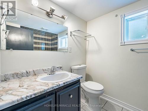 209 Apache Trail, Toronto, ON - Indoor Photo Showing Bathroom