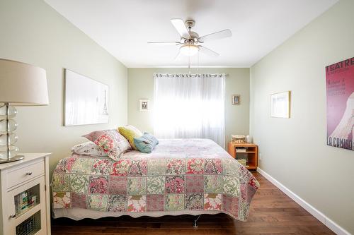 Bedroom - 30 Rue Gauthier, Dollard-Des-Ormeaux, QC - Indoor Photo Showing Bedroom