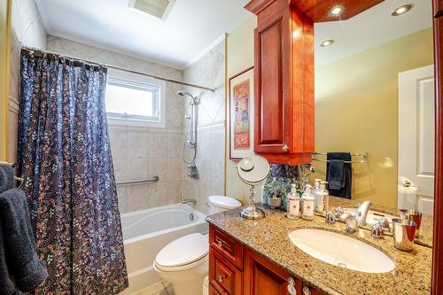 Bathroom - 30 Rue Gauthier, Dollard-Des-Ormeaux, QC - Indoor Photo Showing Bathroom