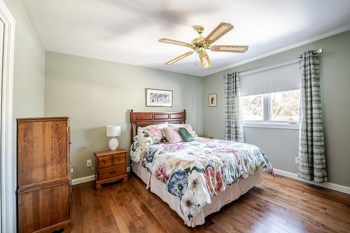 Primary bedroom - 30 Rue Gauthier, Dollard-Des-Ormeaux, QC - Indoor Photo Showing Bedroom