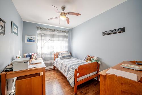 Bedroom - 30 Rue Gauthier, Dollard-Des-Ormeaux, QC - Indoor Photo Showing Bedroom