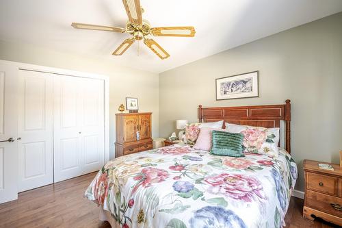 Primary bedroom - 30 Rue Gauthier, Dollard-Des-Ormeaux, QC - Indoor Photo Showing Bedroom