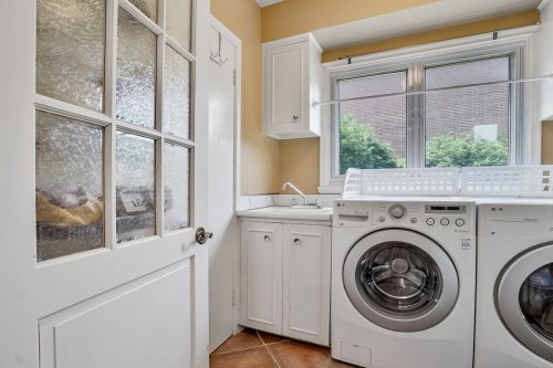 Salle de lavage - 425 Av. Lockhart, Mont-Royal, QC - Indoor Photo Showing Laundry Room