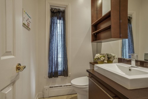 Salle d'eau - 425 Av. Lockhart, Mont-Royal, QC - Indoor Photo Showing Bathroom