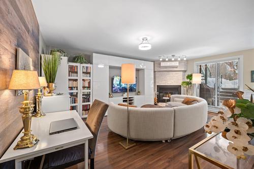 Salon - 107-7 Rue St-Léandre, Saint-Jérôme, QC - Indoor Photo Showing Living Room With Fireplace