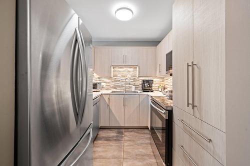 Cuisine - 107-7 Rue St-Léandre, Saint-Jérôme, QC - Indoor Photo Showing Kitchen With Upgraded Kitchen