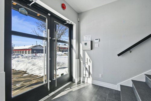 Hall d'entrée/Vestibule - A-30 Rue Des Menuisiers, Sainte-Anne-Des-Plaines, QC - Indoor Photo Showing Other Room