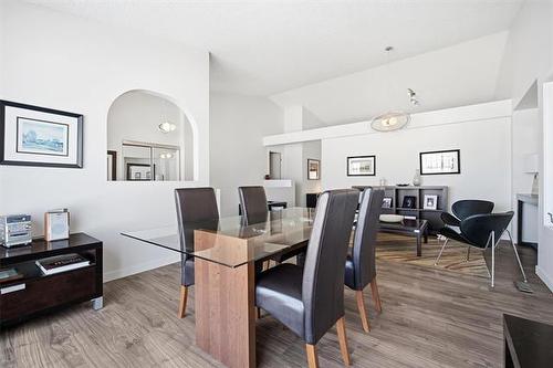 1061 Scurfield Blvd, Winnipeg, MB 